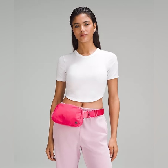 NWT Lululemon Everywhere Belt Bag 1L - Picture 2 of 8